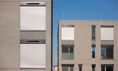 Independent solar power for outdoor blinds