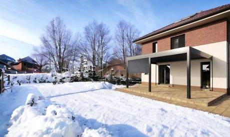 How to use a pergola in autumn and winter?