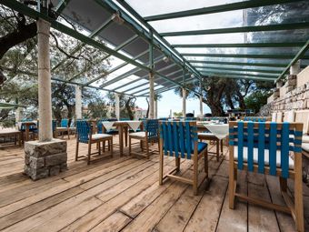 Shading the Sunroom in the Summer: How to Do It?