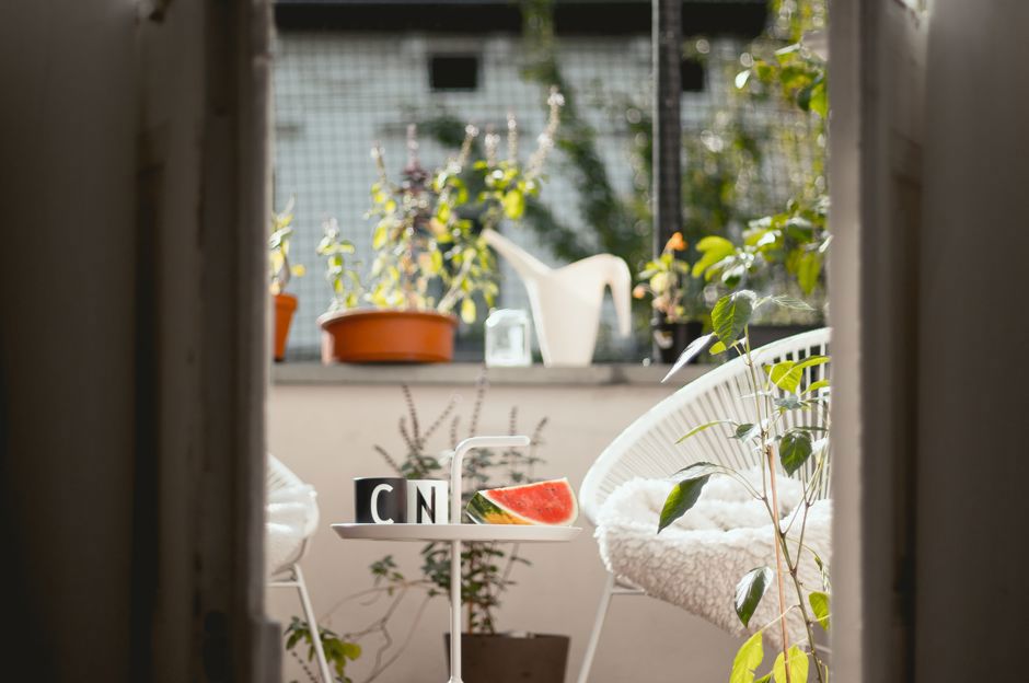 Enjoy your balcony to the fullest. Even a miniature one.