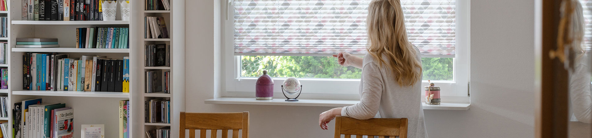 Interior shading: Comparison of roller shutters, blinds and plisse