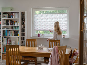 Interior shading: Comparison of roller shutters, blinds and plisse