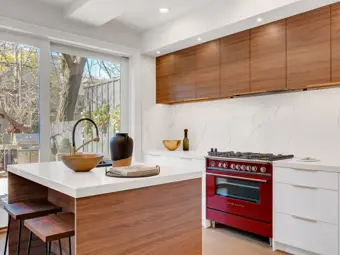 Kitchen windows: the best way to shade them and prevent insects from entering
