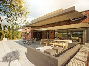 Awnings: Which type to choose for a balcony and which one for a terrace?
