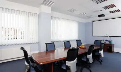 Vertical blinds: shading of angled windows, niches and horizontal surfaces