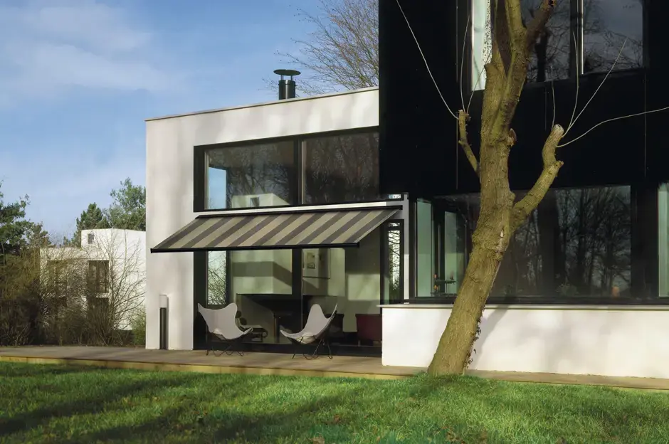Maintenance and Care for Pergolas and Awnings: How Can You Extend Their Lifespan?